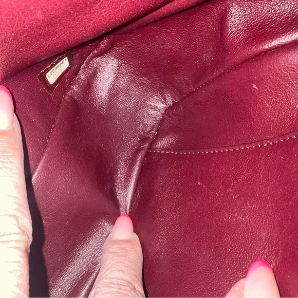 CHANEL beige flap bag with rich gold hardware. Original dust bag & box. - Picture 7 of 9